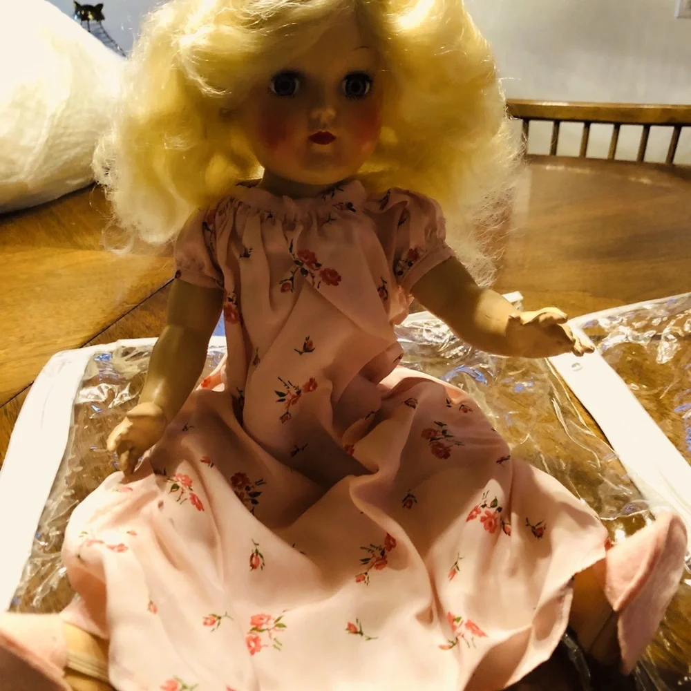 DOLLS - Picture 1 of 7